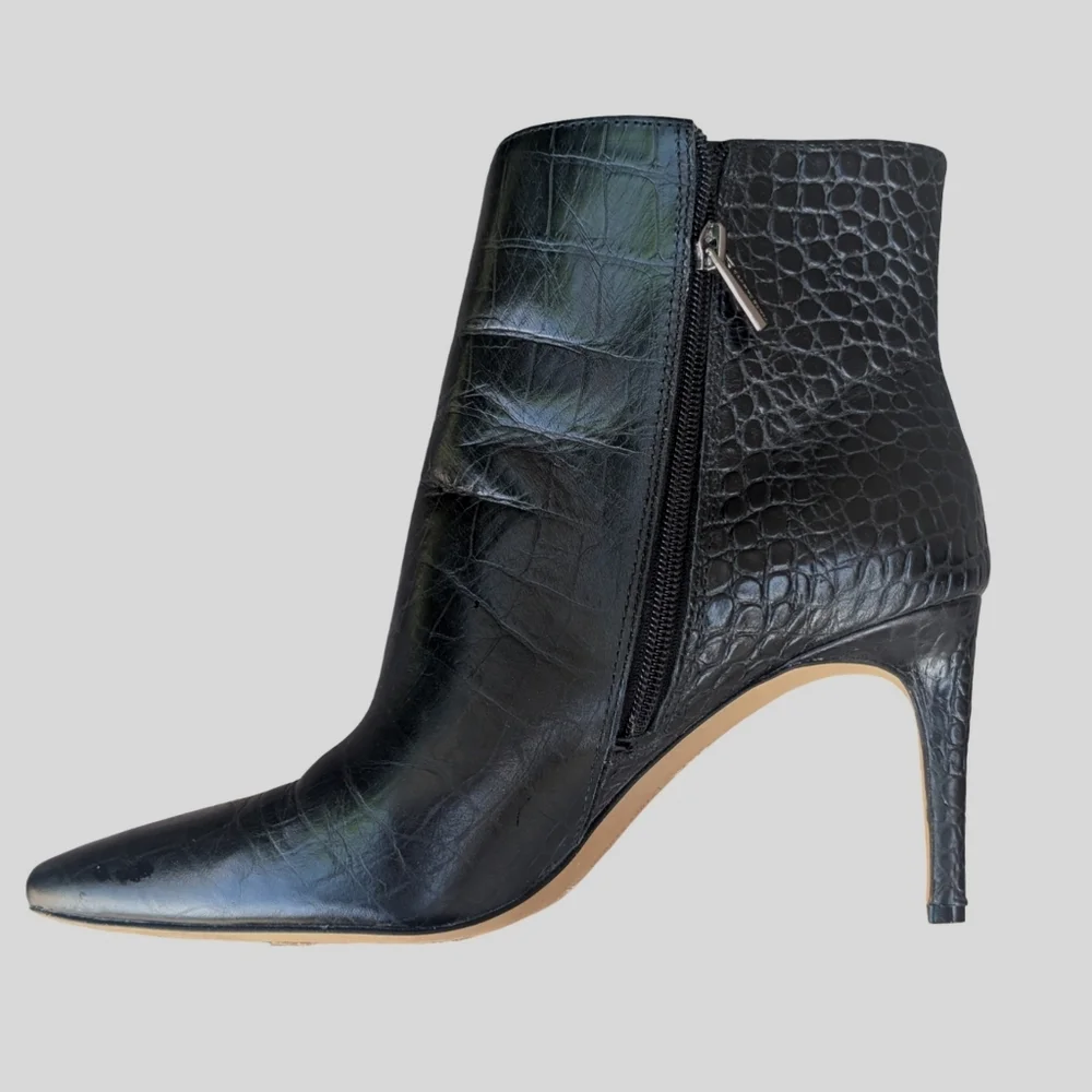 Vince Camuto Leather Ankle Boots 10
